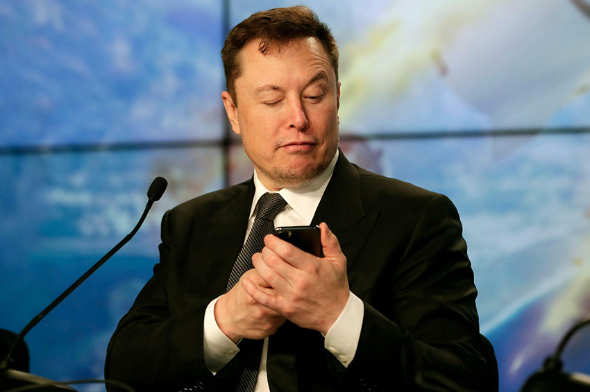 Elon Musk desenvolve telemóveis com ligação directa a satélites