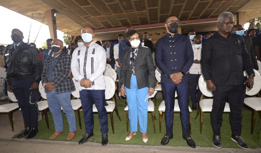 ANGOLA-Instituto-de-Telecomunicacoes-de-Luanda-lanca-145-finalistas-no-mercado