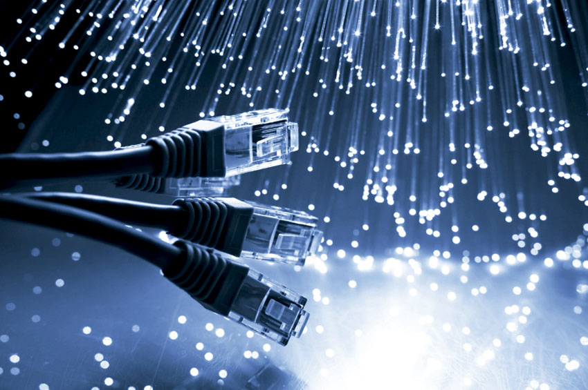 Pesquisadores alcançam taxa de 402 Tbps em uma fibra óptica padrão pela primeira vez-comunicação